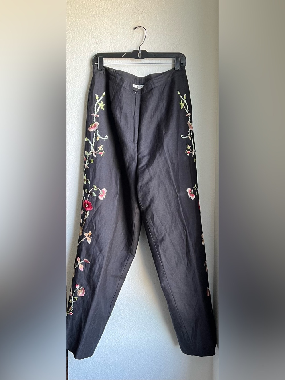 I.S.C Linen Blend Floral Embroidered Pants